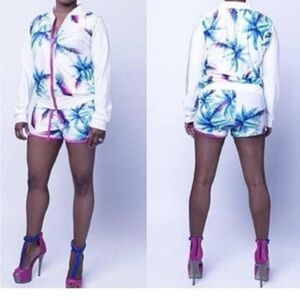 Short set, can be dressed up or down,with a zip-up jacket and drawstring short.